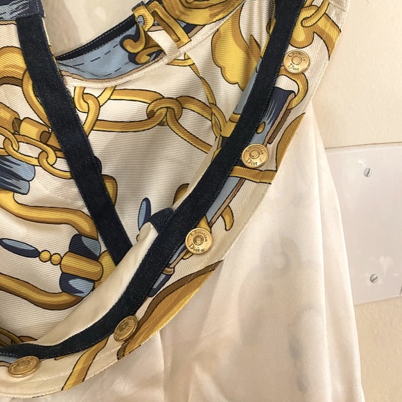 Christian Dior by John Galliano White Silk Horsebit Print Skirt Size: 40/8 - Picture 7 of 7